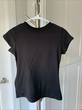 BDG Women’s Classic Black Tee, Size S.